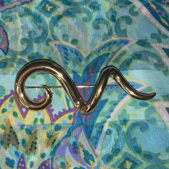 JJ Jonette Jewelry Gold Tone Swirl Brooch Pin - Picture 3 of 14